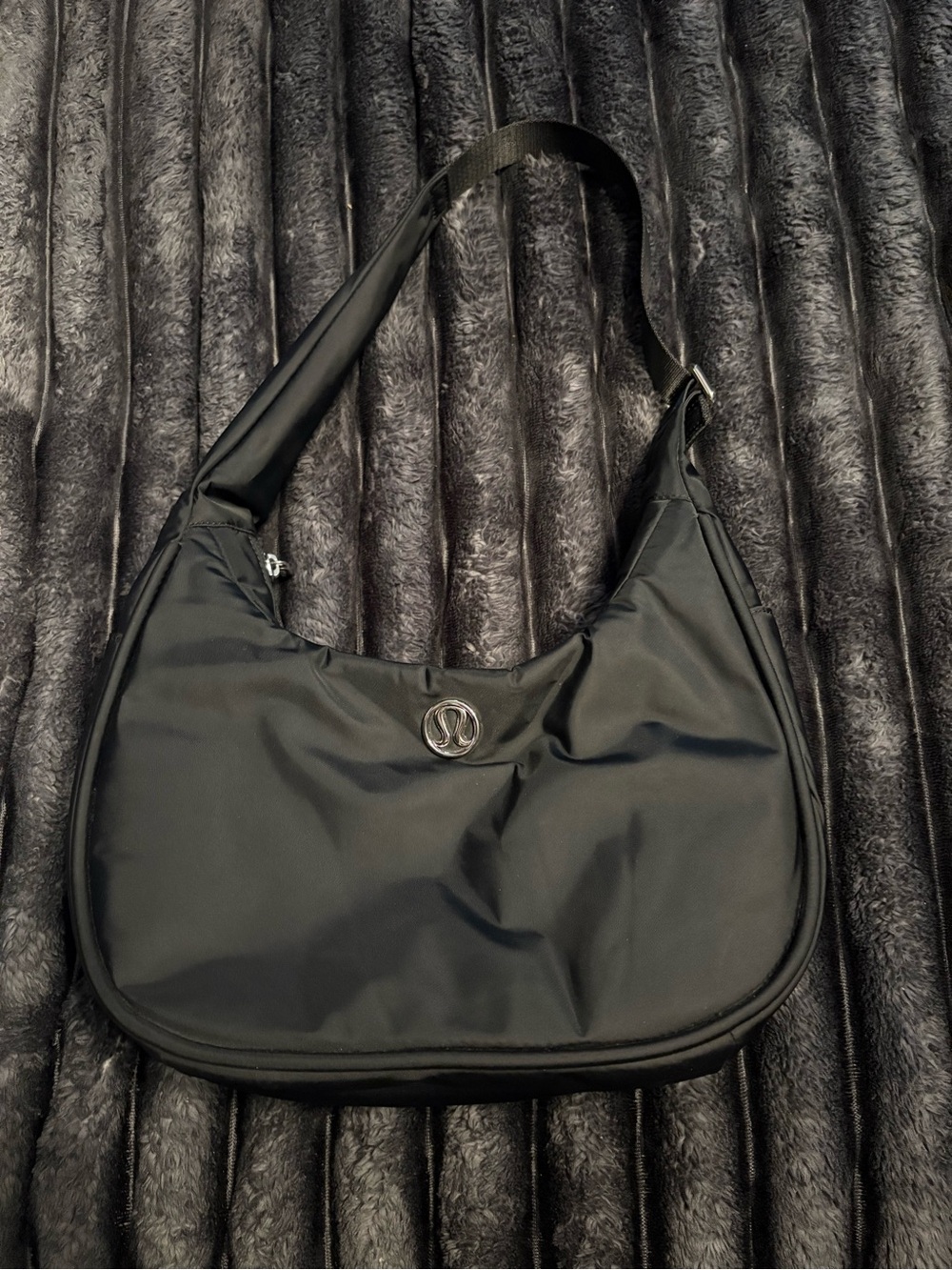 lululemon athletica Black city essentials 4L bag